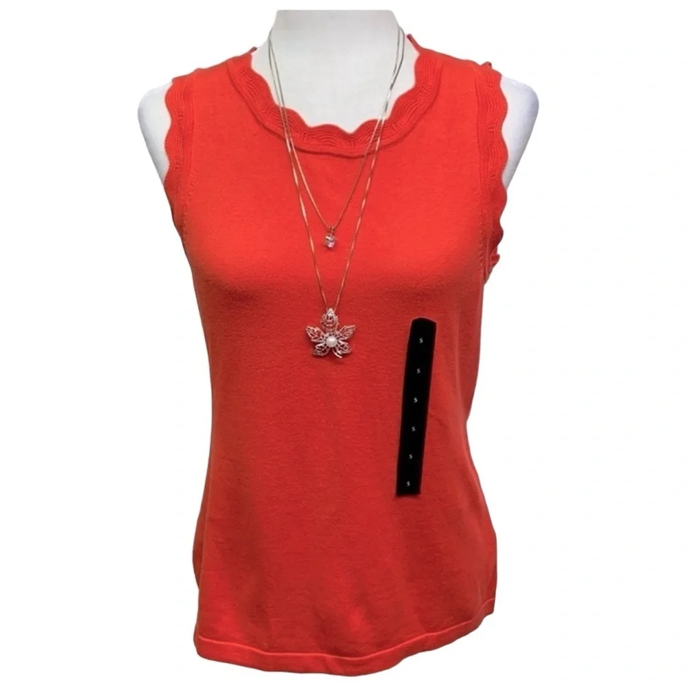 Banana Republic Sleeveless Knit Scalloped Trim - Picture 2 of 8